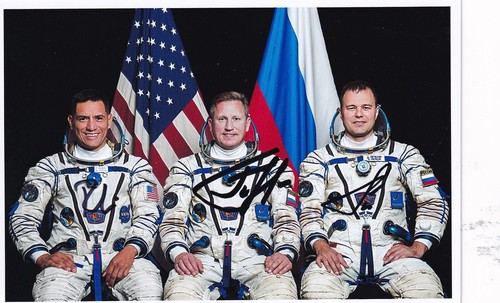 Iss progress foto crew - iss, ms-22